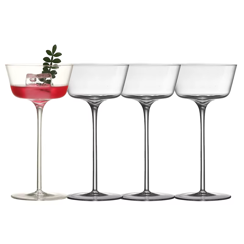 Lot de 4 verres à cocktail, verres à martini, à vin, de dégustation