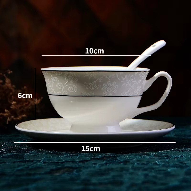 Tasse à café Royal Court et ensemble S/05 er avec bordure florale plaquée or, cadeau de cuillère en 