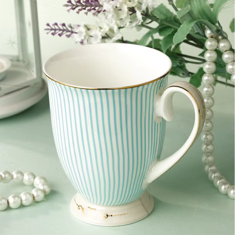 Tasses à thé élégantes en céramique purifiée britannique, tasse à café à rayures bleues en porcelain