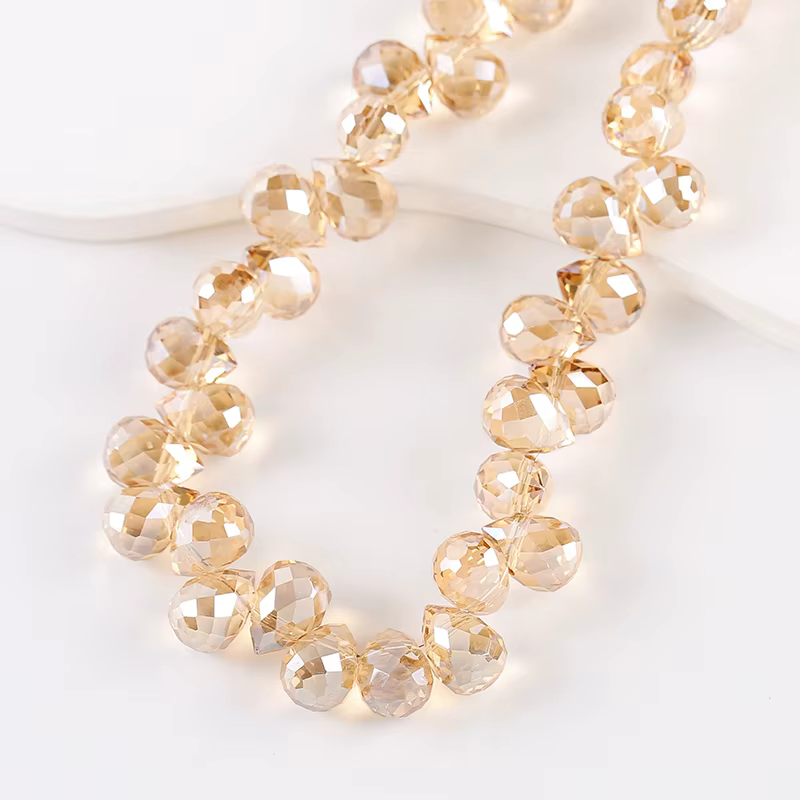Perles en verre en forme de goutte d'eau scintillantes, motif fraise, trou horizontal, 8 mm, perles 