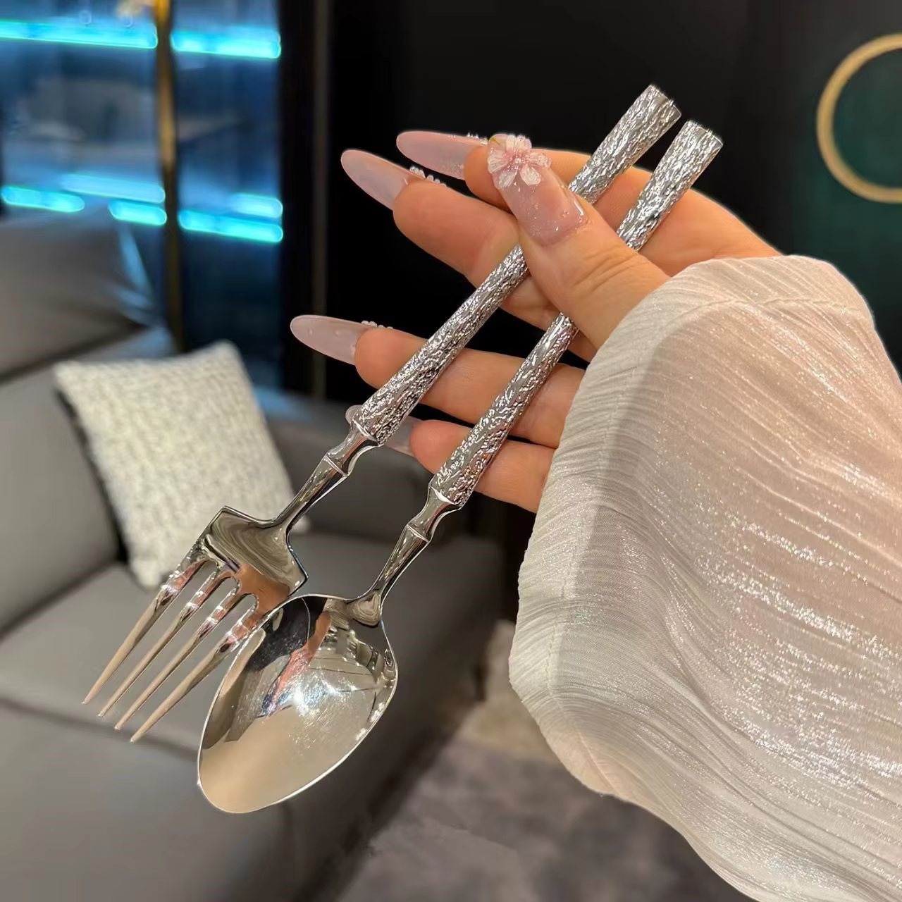Ensemble de couverts en acier inoxydable 24 pièces, fourchettes et cuillères, y compris des fourchet