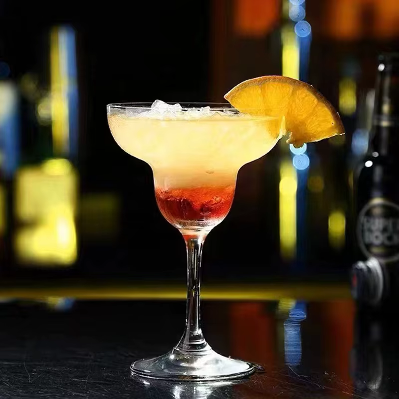 Verre à cocktail en forme de triangle Martini Mixeurs classiques pour bar, verre haut créatif