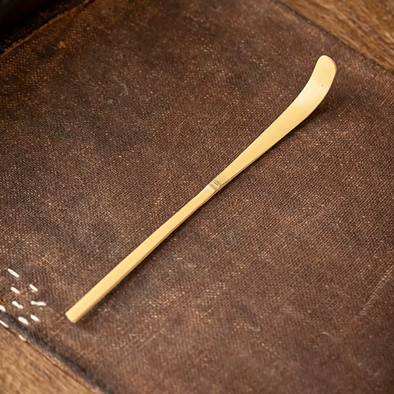 Fouet à thé Matcha japonais (Chasen) Cuillère à thé (Chashaku) Thé Matcha chaud