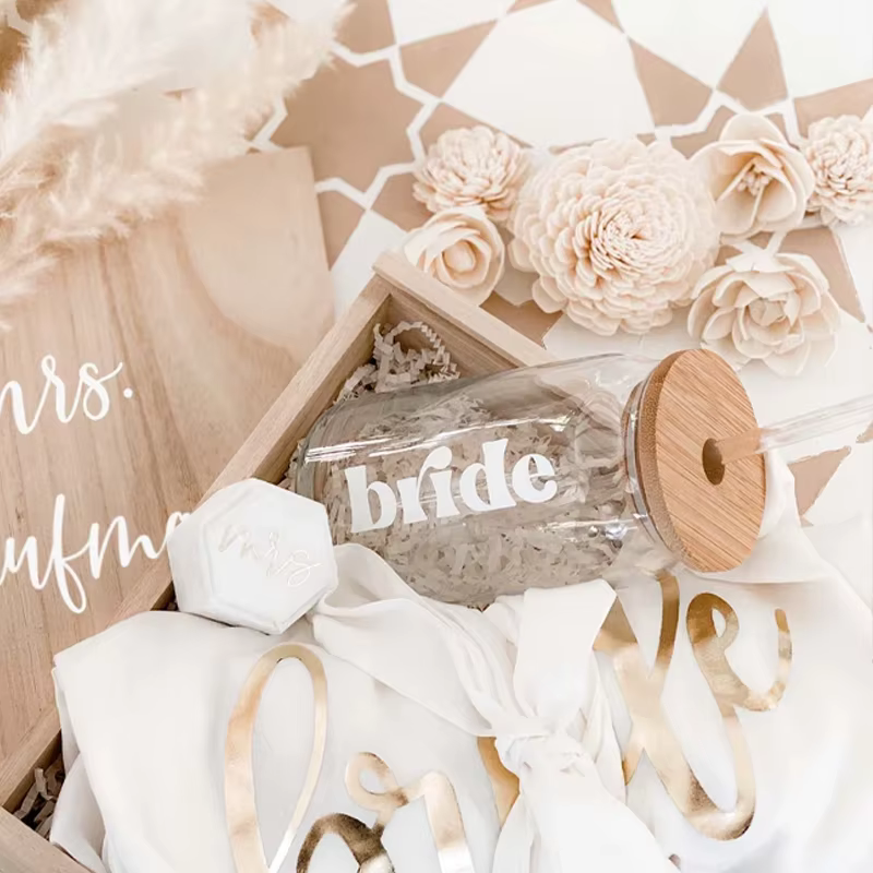 Tasse à café glacée en verre avec couvercle pour mariée, tasse en paille pour Wifey, décoration de f