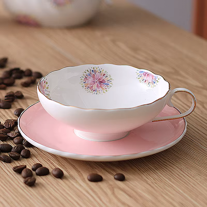 Service à thé de l'après-midi britannique, tasse à café en céramique exquise de luxe avec soucoupe, 