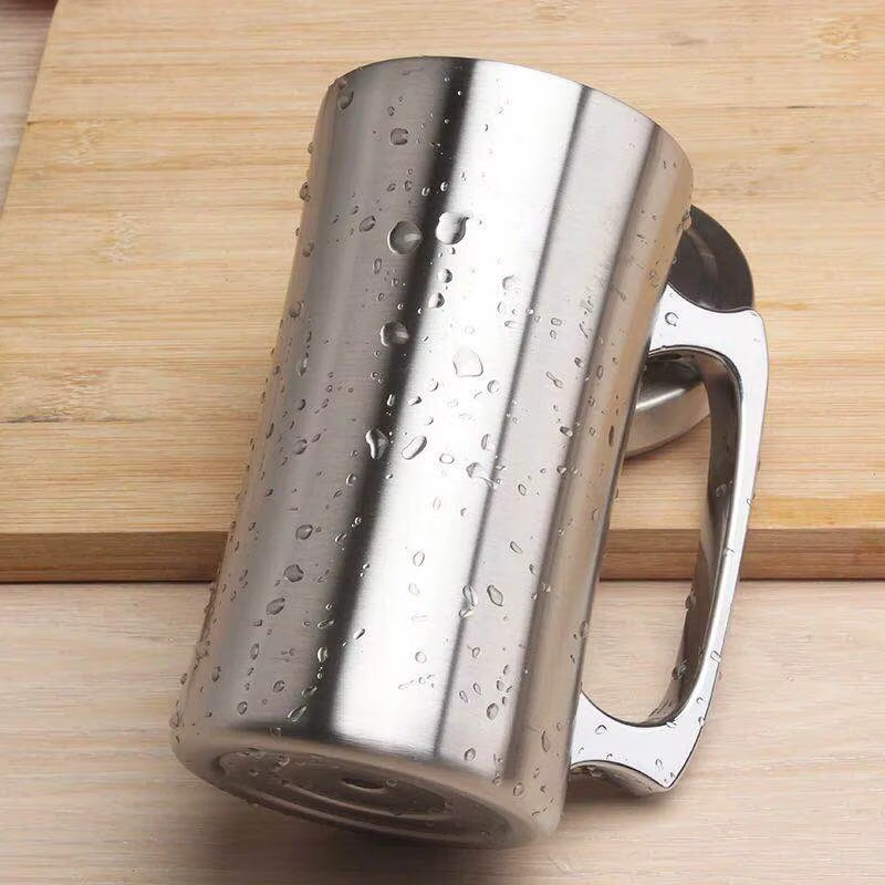 Tasse isotherme en acier inoxydable avec couvercle