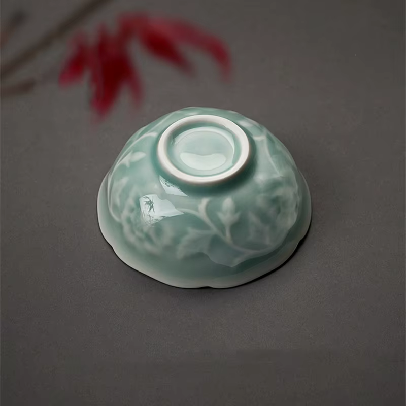 Ensemble de tasses à thé en céramique de céladon et pivoine