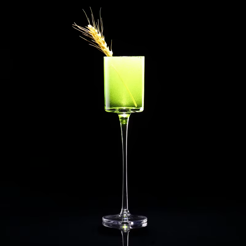 4 verres à champagne, verres à cocktail