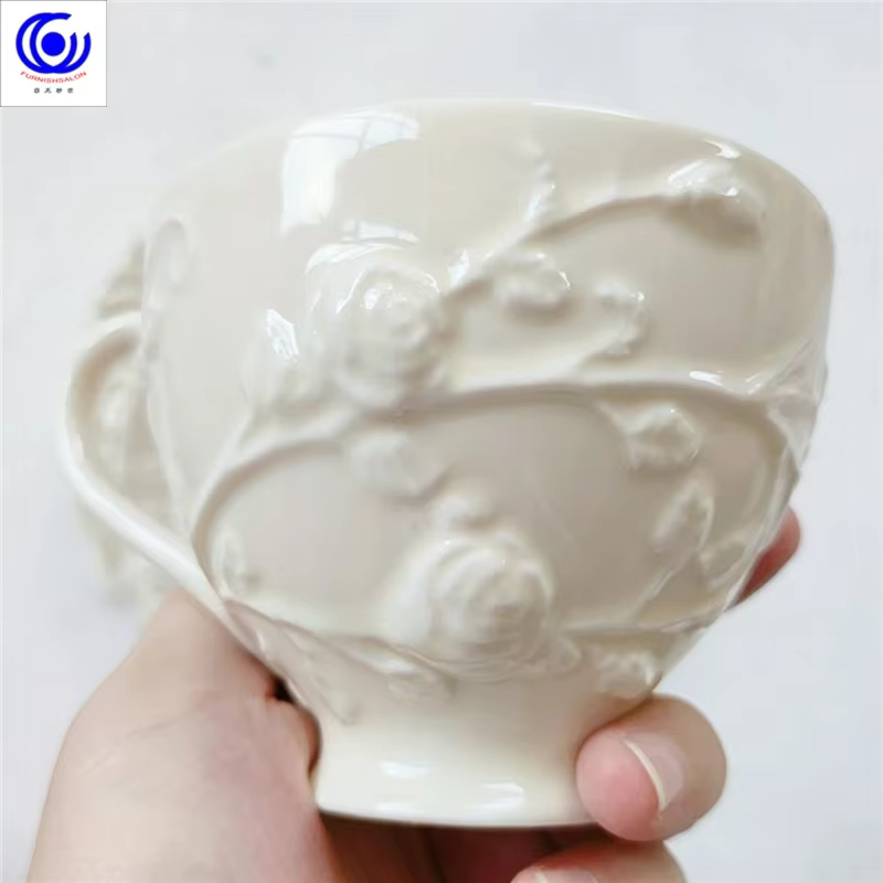 Ensemble de tasses à café et d'assiettes