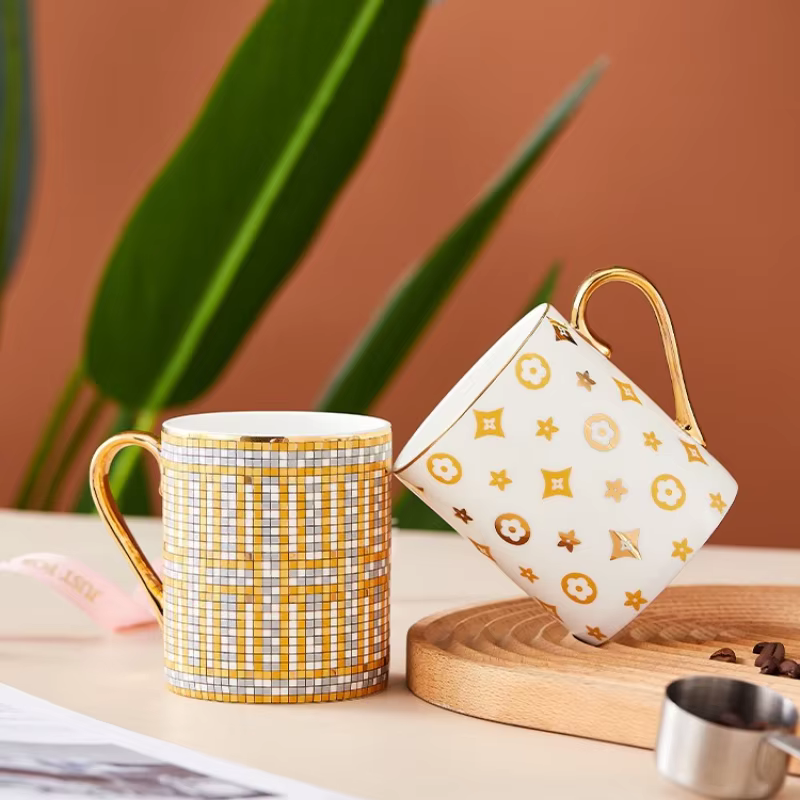 Tasse à café en céramique dorée peinte à la main de luxe légère