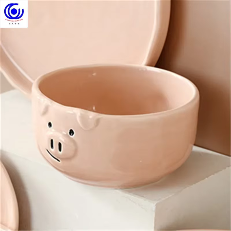 Ensemble de plats mignons en céramique
