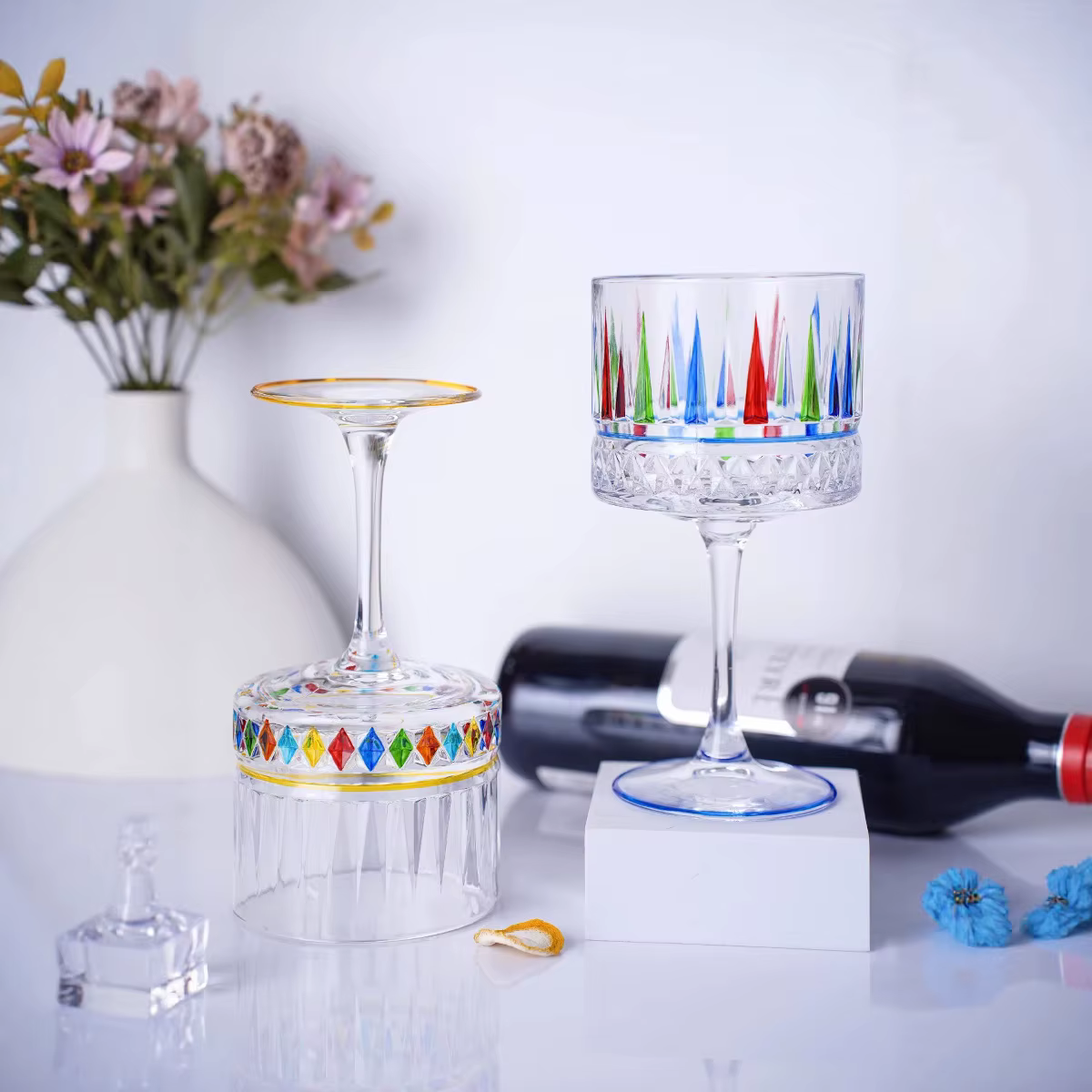 Verrerie à tige créative en relief coloré – Verres pour cocktail