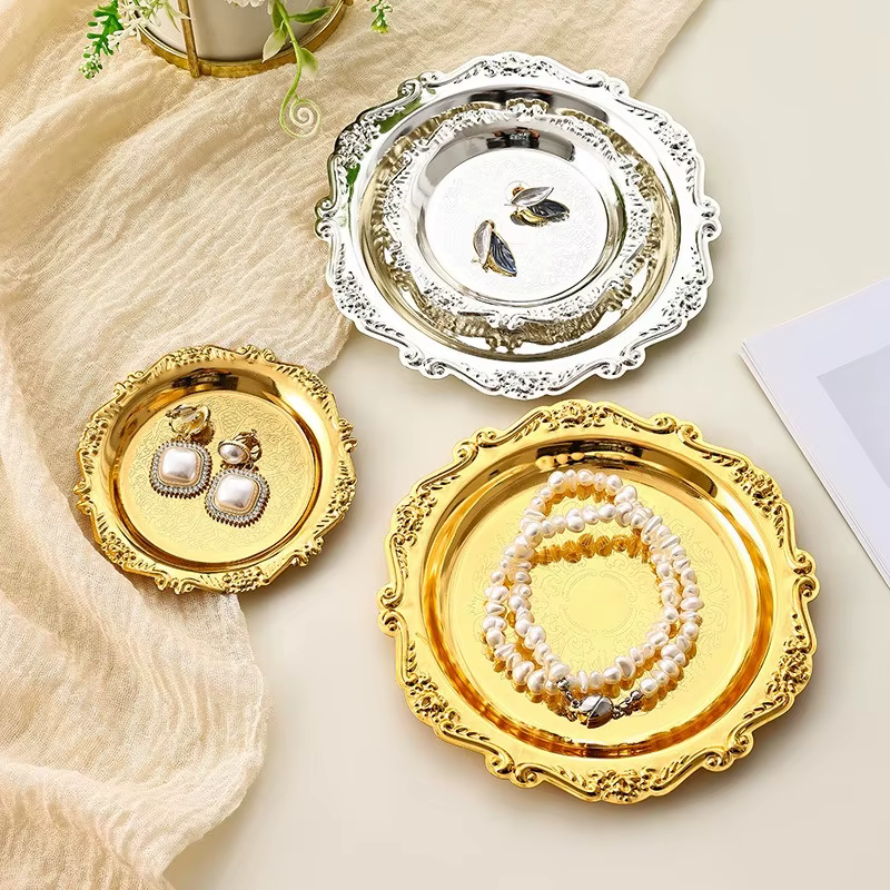 Assiettes plaquées argent de luxe rétro