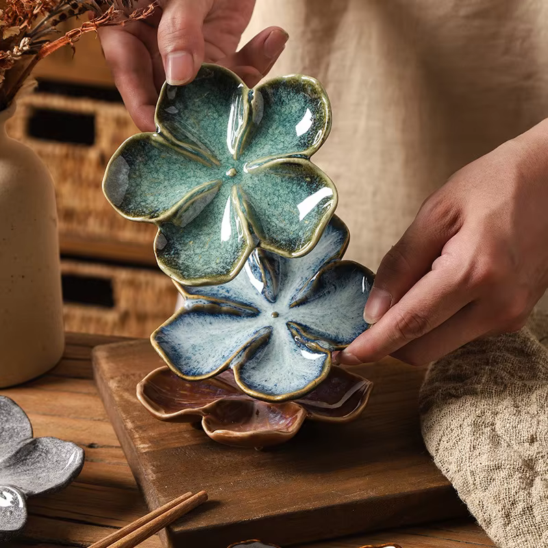 Plat artisanal en céramique Vintage