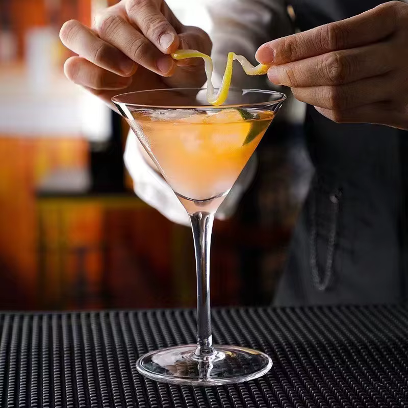 Verre à cocktail en forme de triangle Martini Mixeurs classiques pour bar