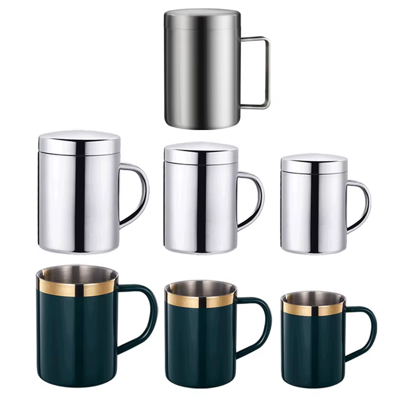 Tasse à café à double paroi avec couvercle