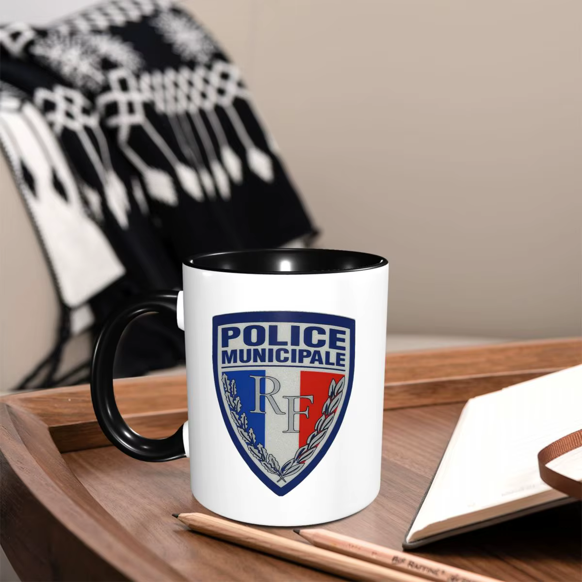 Tasse à café en céramique amusante avec insignes de la police municipale française