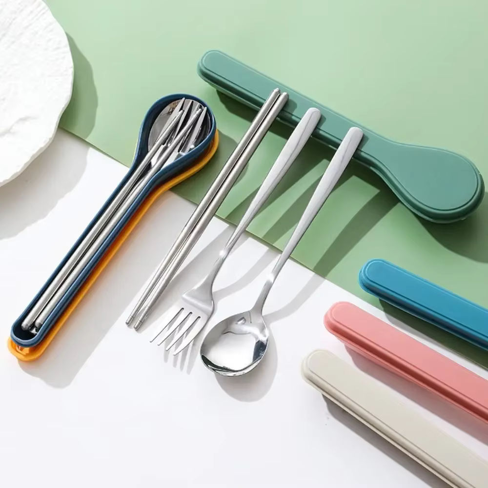 Ensemble de couverts portables avec étui de rangement