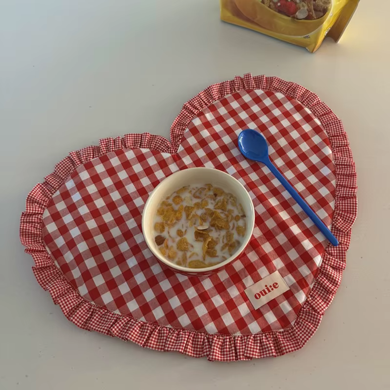 Napperons de table à manger coréens à carreaux en forme de cœur