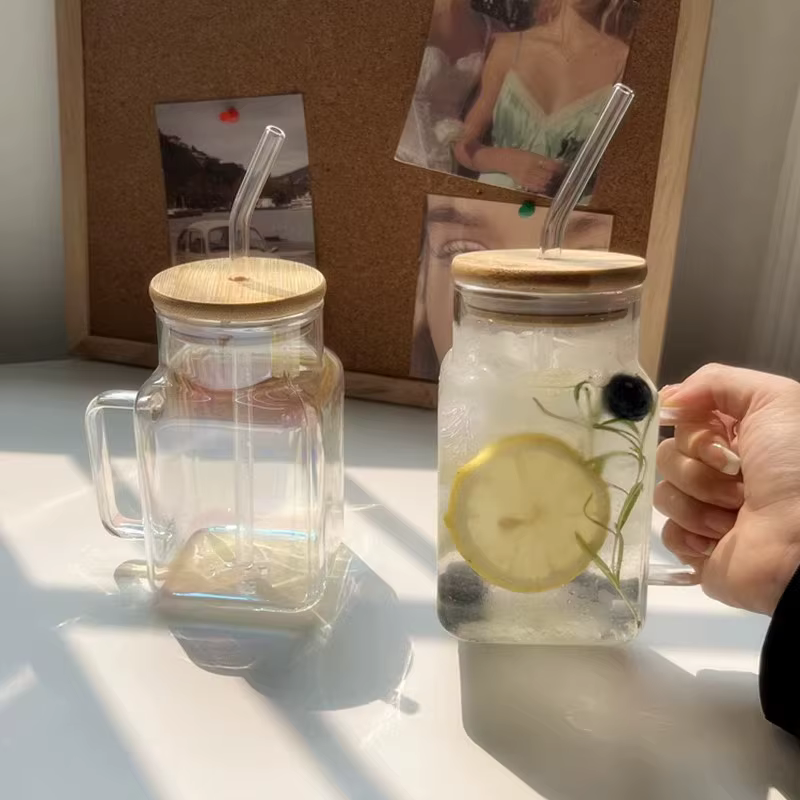 Tasse en verre portable avec couvercle en bambou pour fille