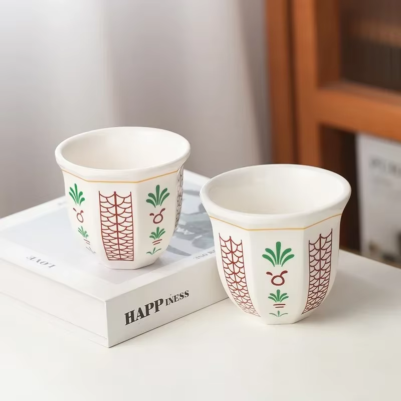Tasse à expresso en céramique coordonnante