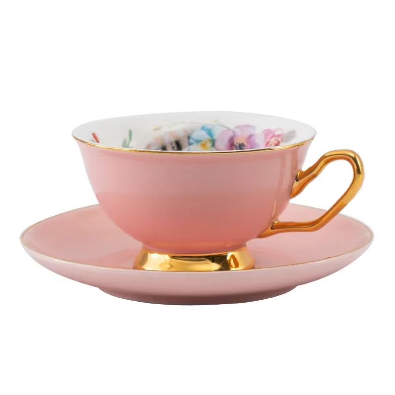 Tasse à café émaillée en céramique avec assiette