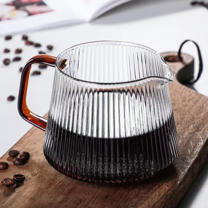 Cafetière élégante en verre à haute teneur en Borosilicate avec bec en V – pour le brassage verseur et les rituels de café à domicile
