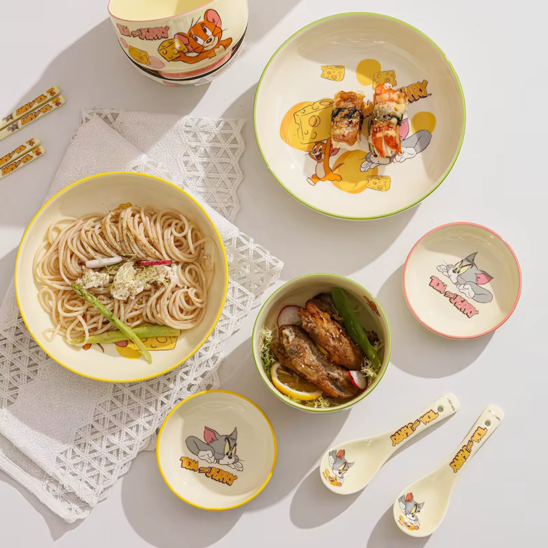 Assiette en porcelaine Tom et Jerry de 7 pouces