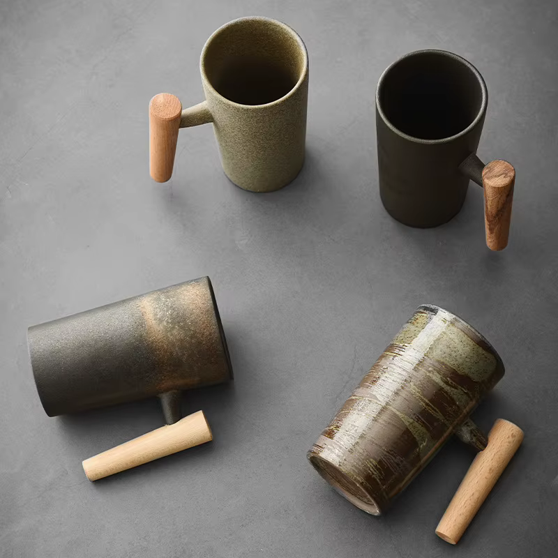 Tasse à café en poterie d'aldéhyde décroissante à la main
