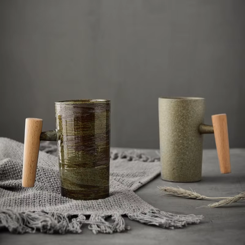 Tasse à café en poterie d'aldéhyde décroissante à la main