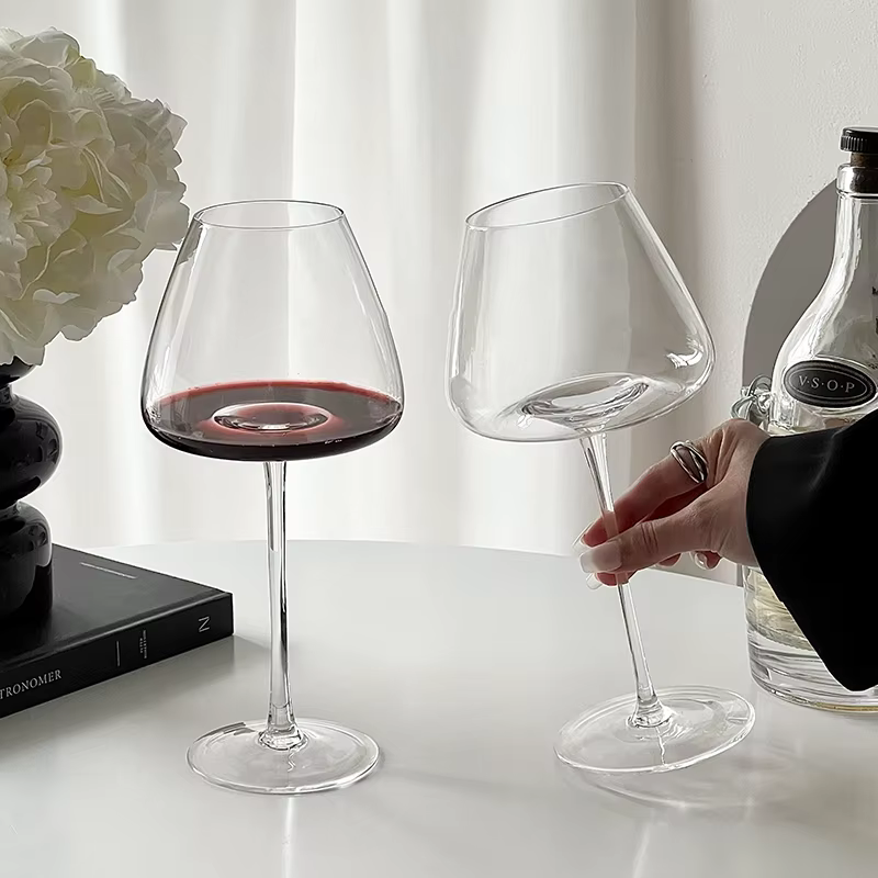 Verre à vin rouge bordeaux à gros pales de style européen