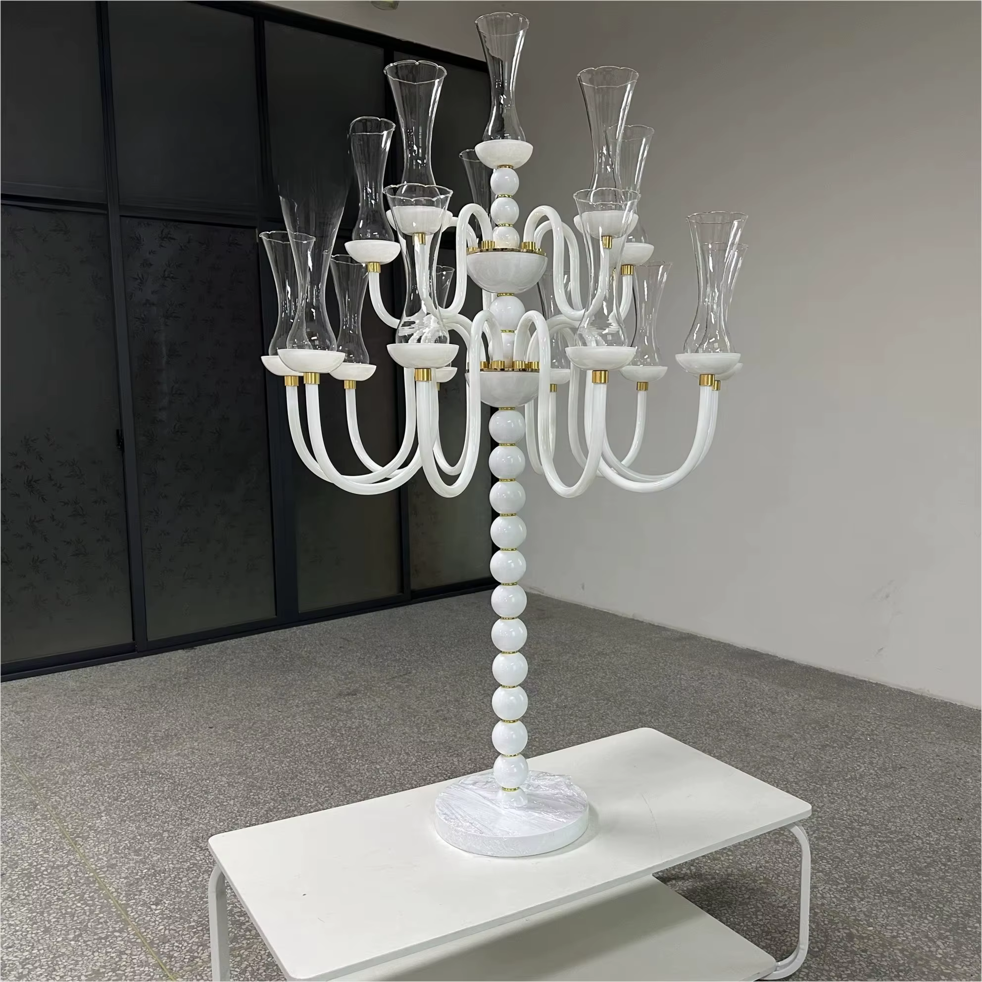Grand support d'ouragan en verre de cristal blanc