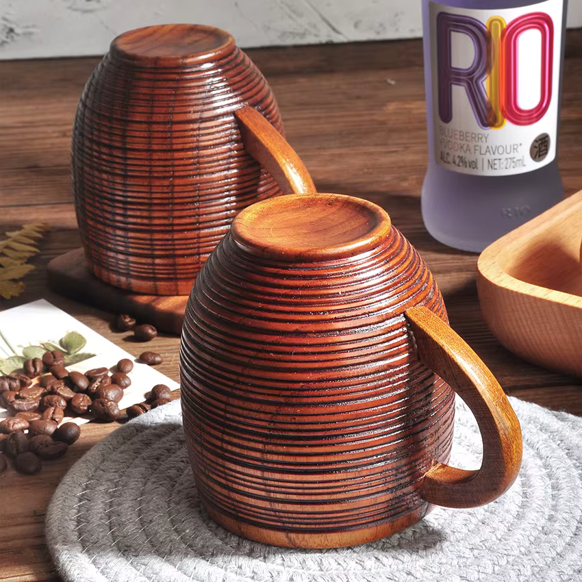 Chope à bière en bois naturel