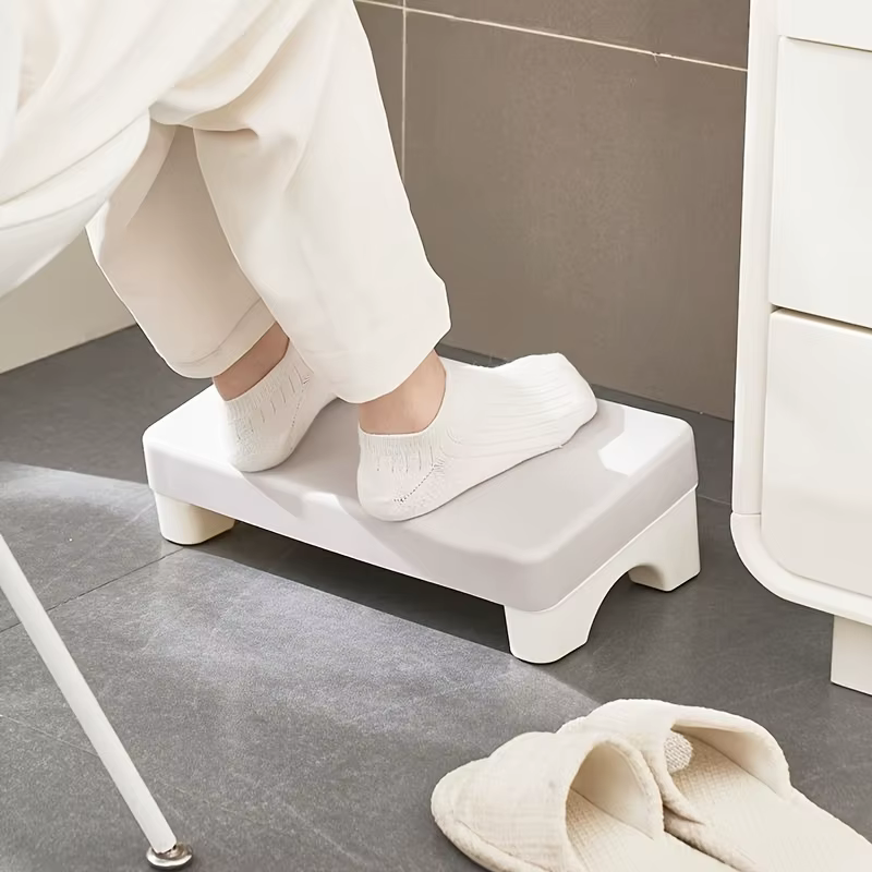 Repose-pieds ergonomique en PP pour bureau. Convient sous le bureau, à utiliser au travail, au canapé et à l'étude. Confortable et peu encombrant.