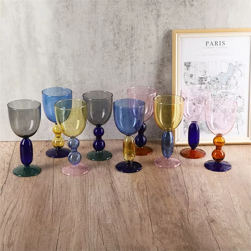 Gobelet en verre coloré nordique