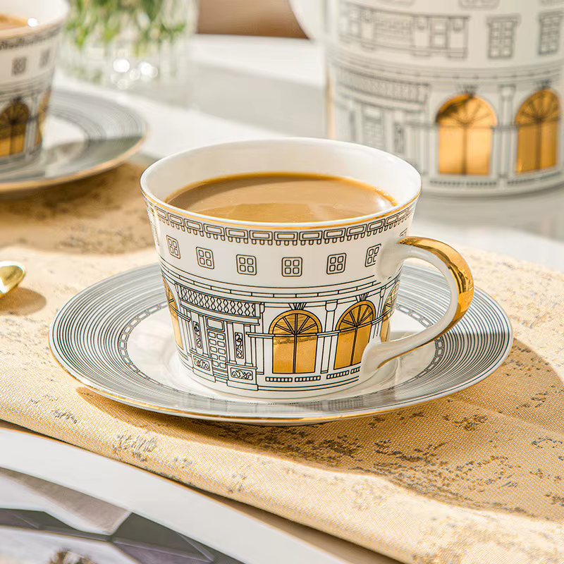 Tasse architecturale et tasse à café S/05 er
