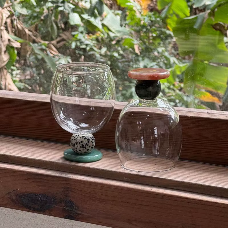 Tasse en verre à Base colorée Simple
