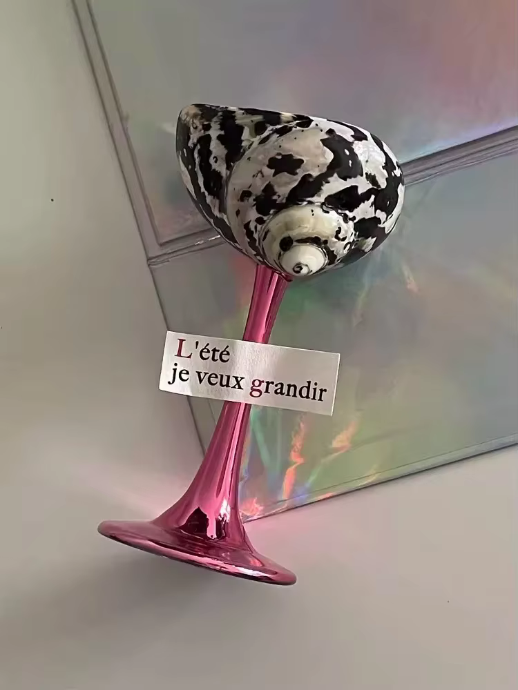 Verre à vin en forme de conque naturelle