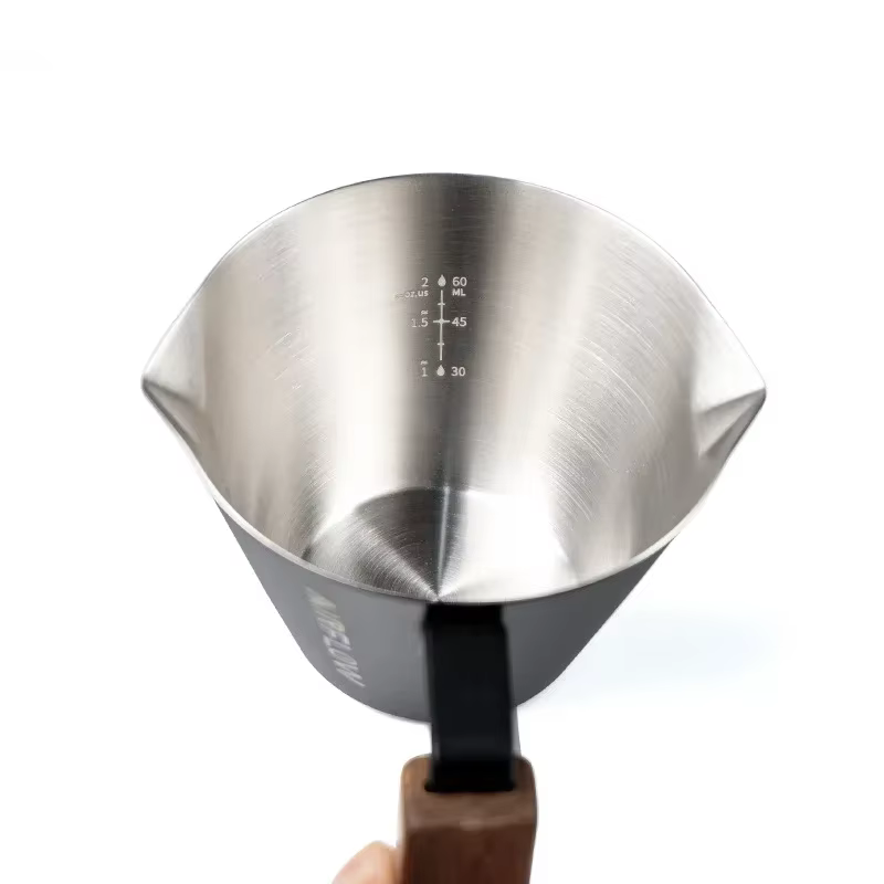 Tasse en acier inoxydable pour café