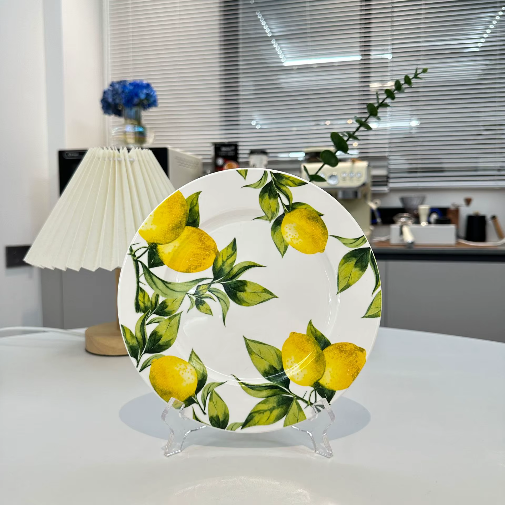 Assiette en porcelaine à motif citron