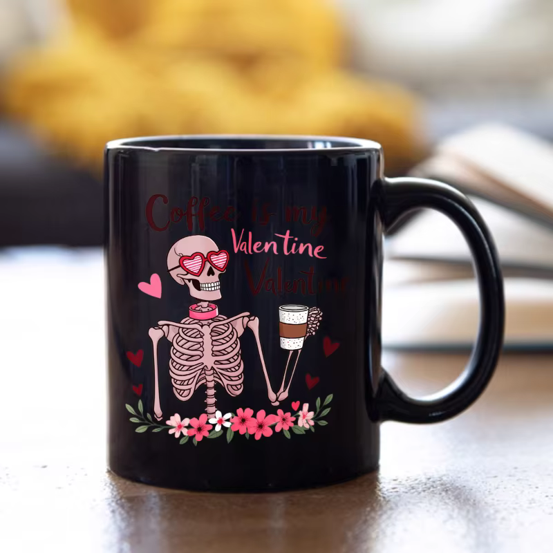 Le café est mon mug noir Saint-Valentin avec motif tête de mort et tasse
