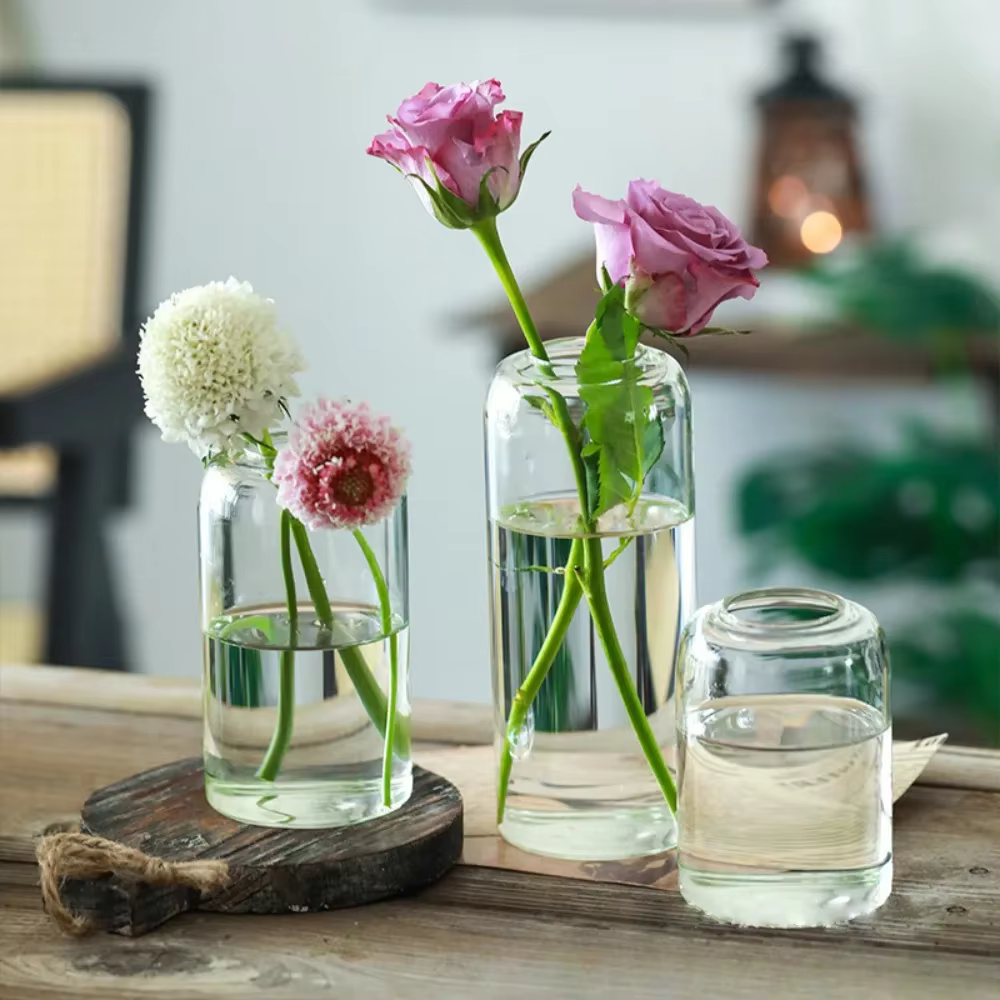 Vase en verre cylindrique moderne