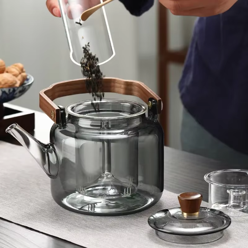 Théière en verre gris de 1