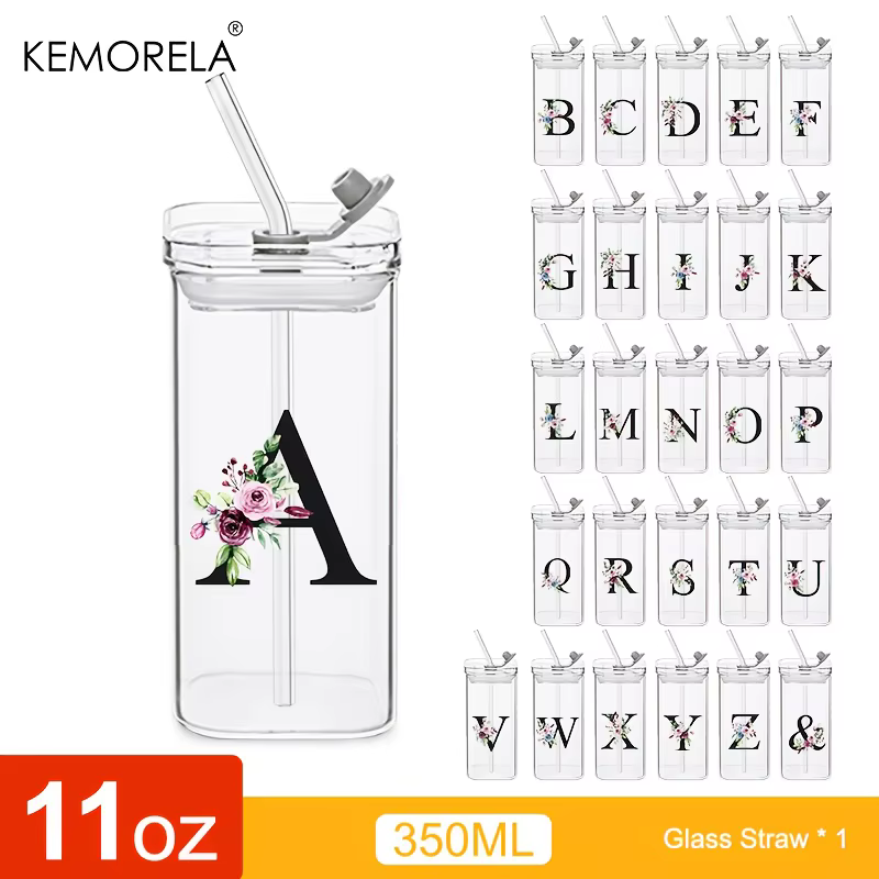 Gobelets en verre en forme de 24 lettres