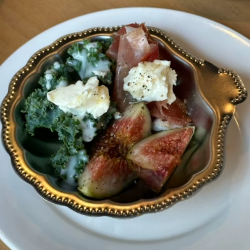 Assiette à apéritif créative en forme de coquille rétro française
