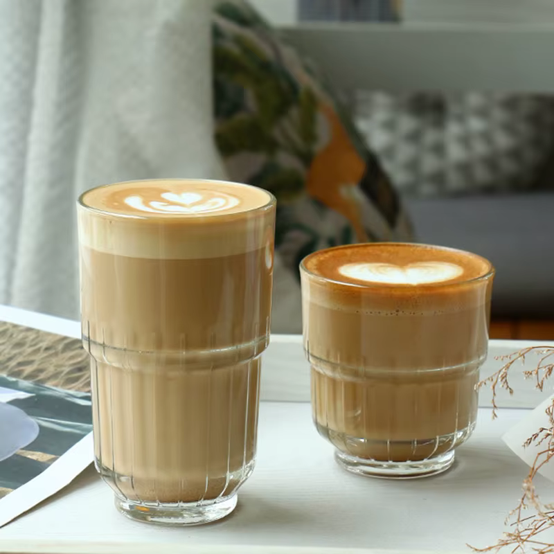 Verre à café à rayures verticales