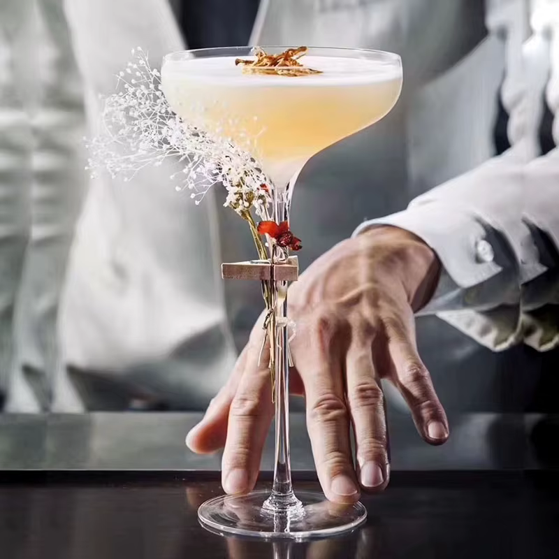 Verre à Martini élégant à tige ultra haute pour Bar japonais