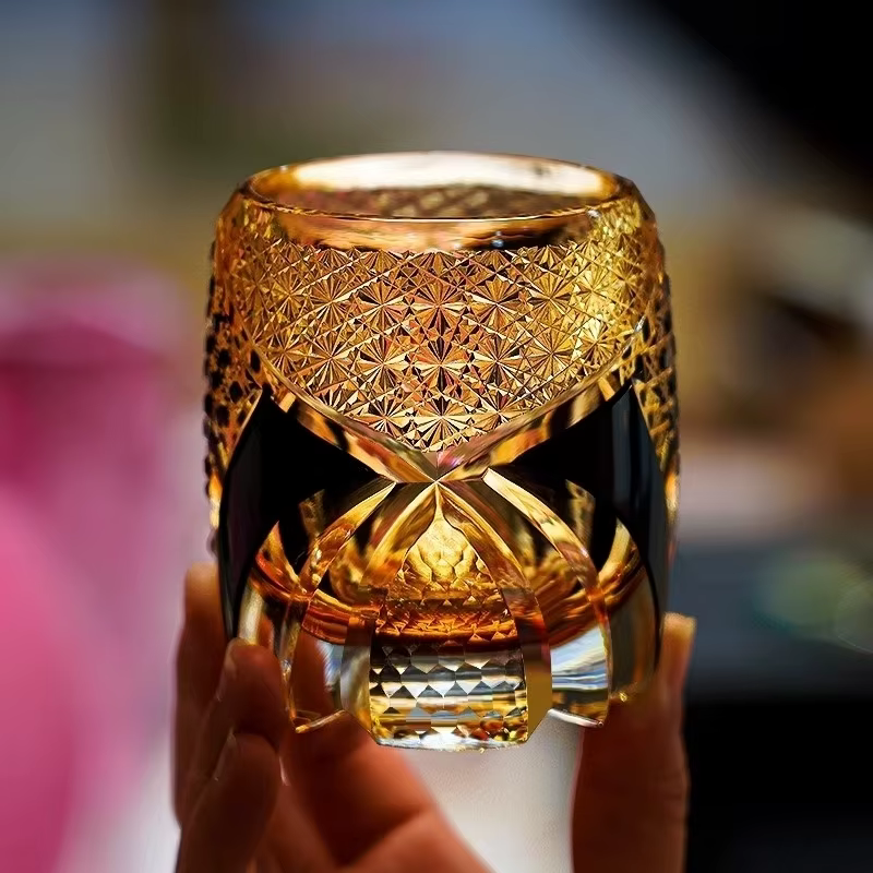 Verre de cristal guerrier noir japonais