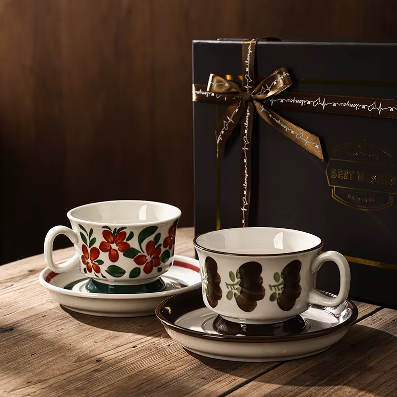 Tasse à café florale en céramique vintage française