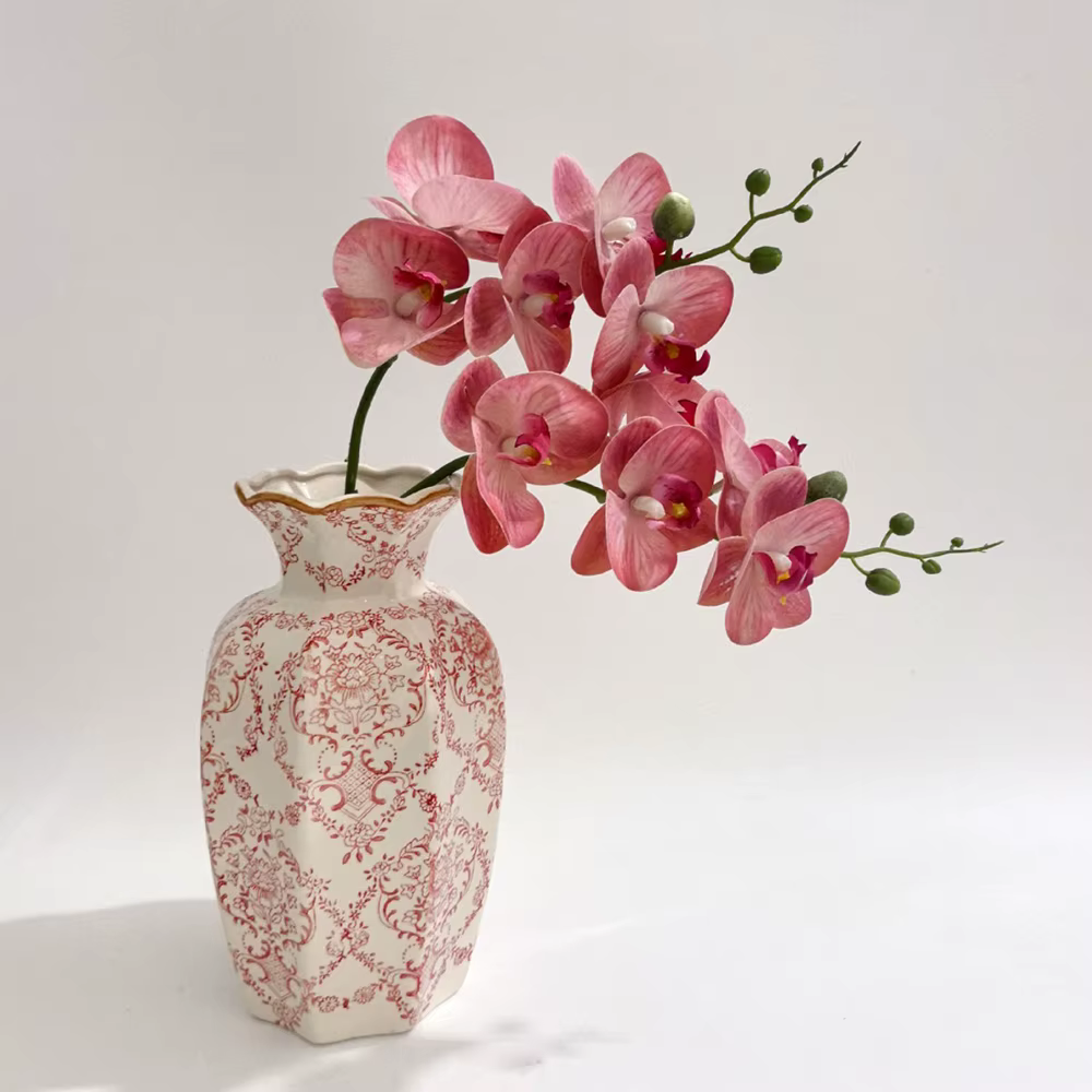 Vase en porcelaine rouge et blanc